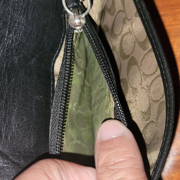 Coach - Picture 5 of 7